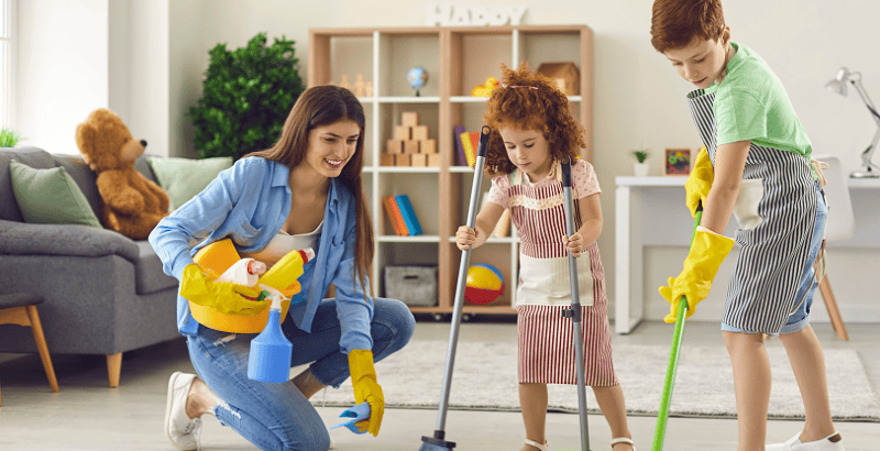 Ordnung im Kinderzimmer beseitigen